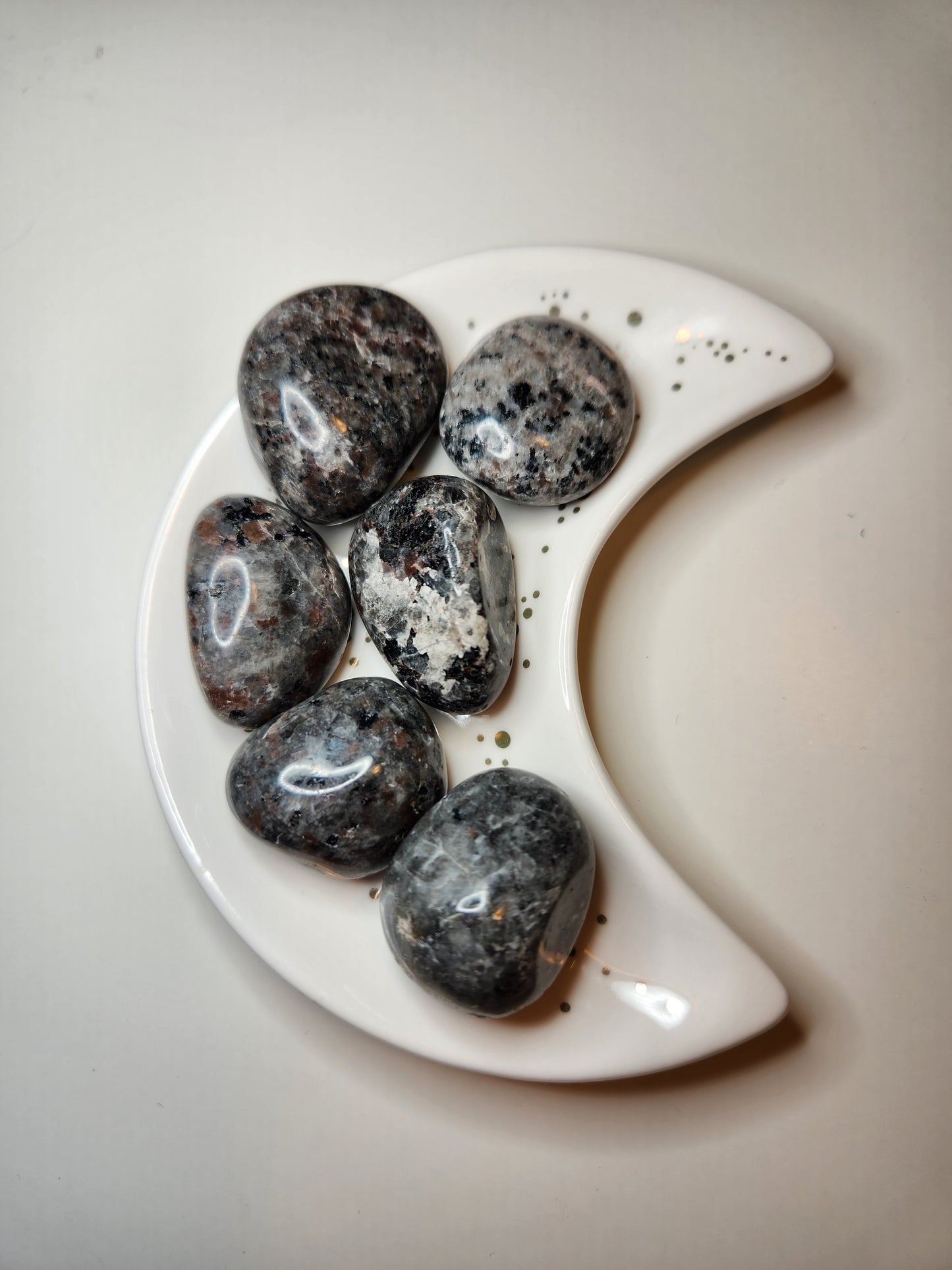 UV Reactive Sodalite Tumble