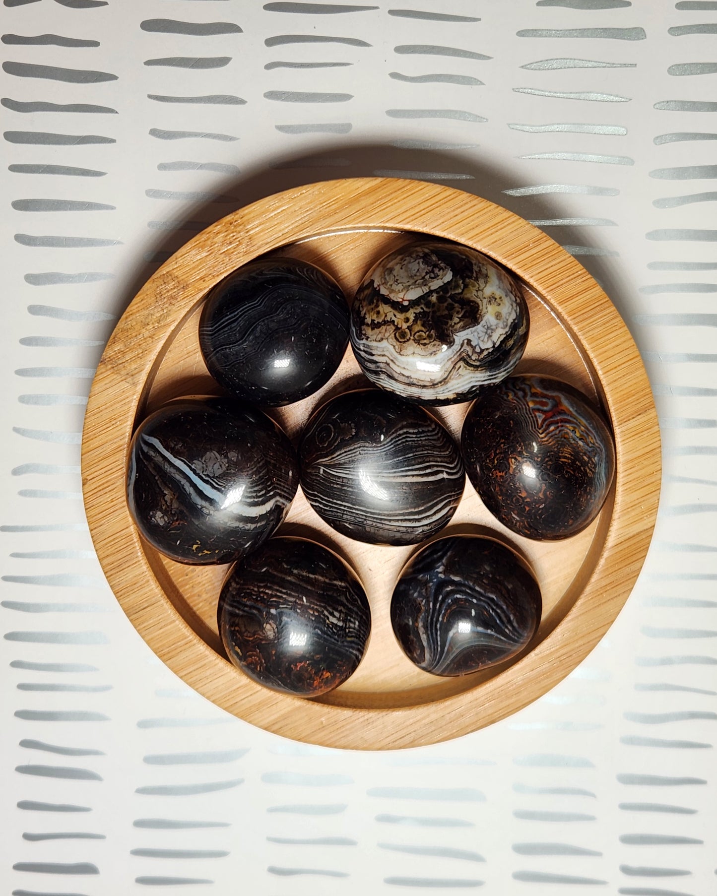 Sardonyx Pebble (multi color)