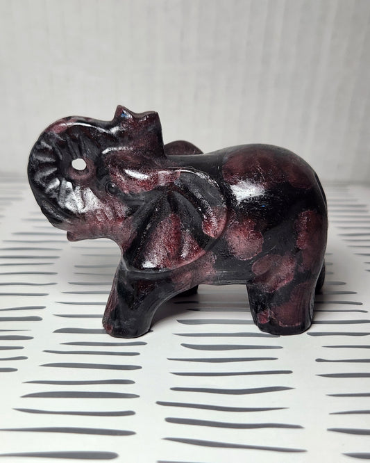 Garnet Arfvedsonite Elephant