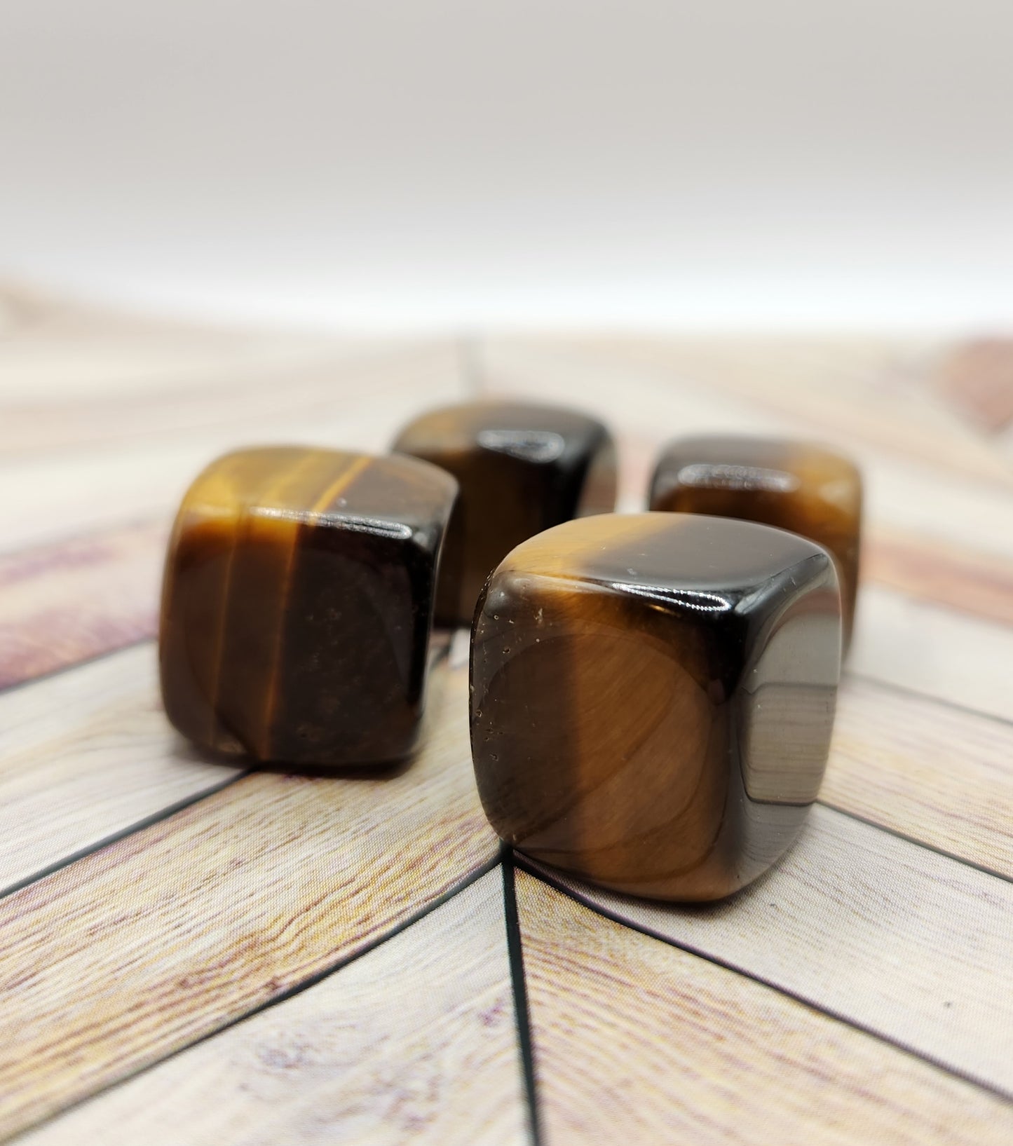 Tiger Eye Cube