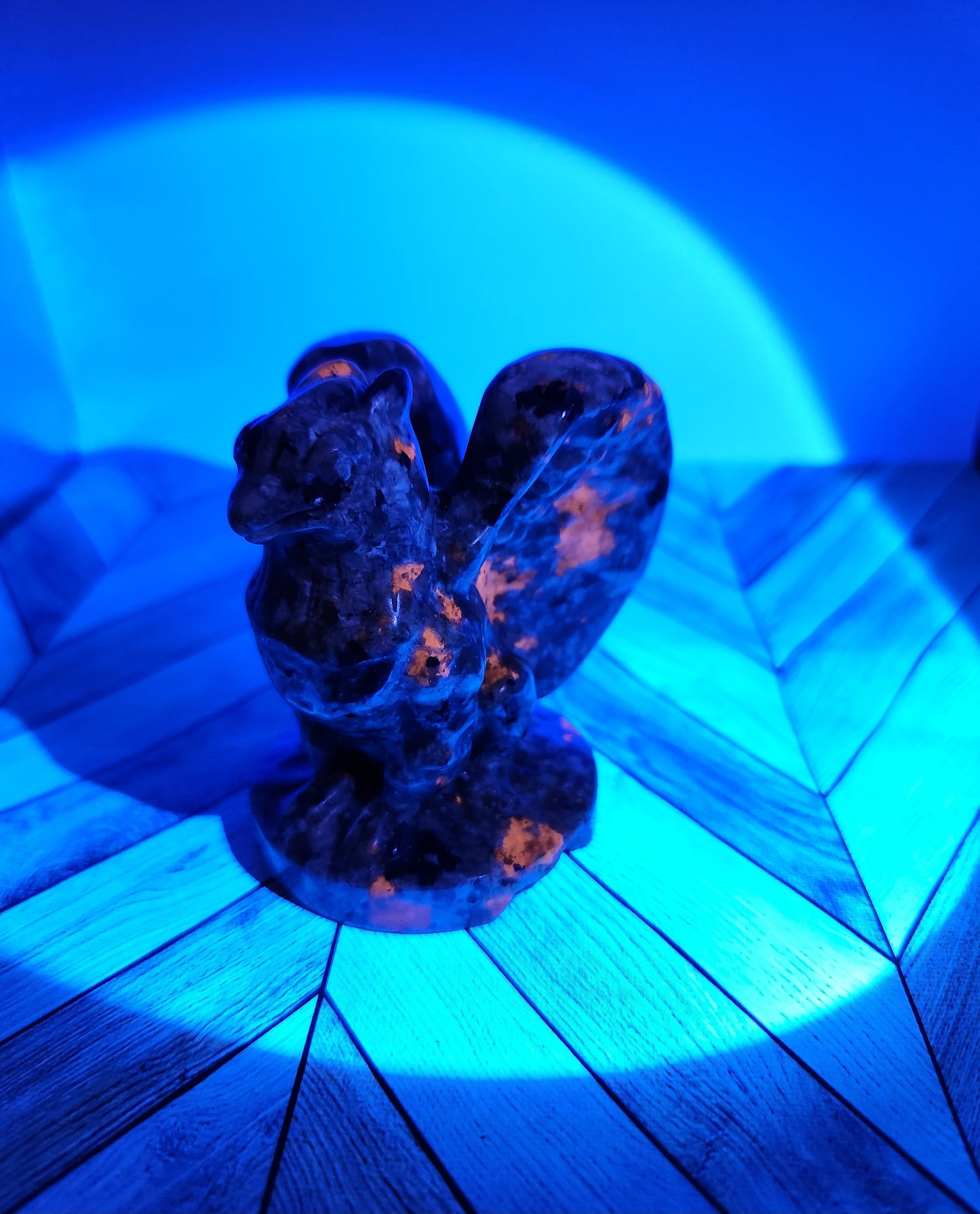 UV Reactive Sodalite Griffin